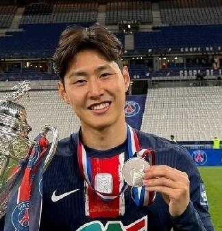 巴黎夺冠谁是最大赢家？韩国球员李刚仁！亚洲第三个欧冠冠军，现在亚洲唯一两个欧冠冠
