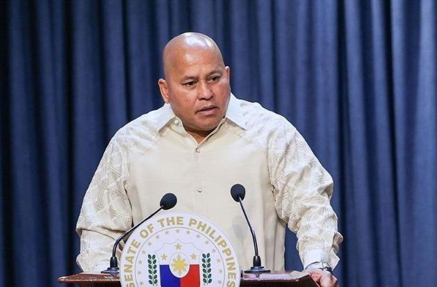 菲律宾媒体消息，被ICC羁押的前总统杜特尔特通过女儿莎拉向藏匿中的亲信、参议员巴