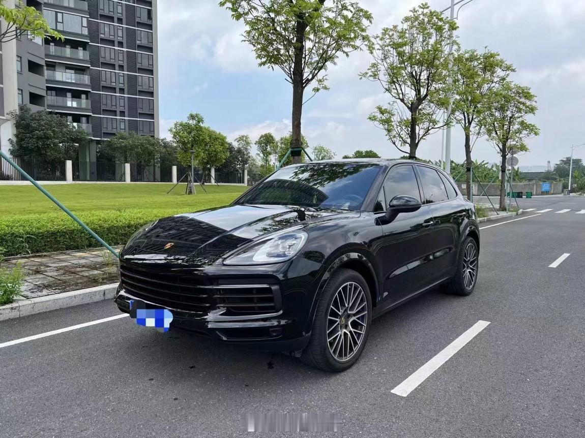 保时捷Cayenne2023年06月上牌，目前仪表里程38000公里车辆无过户