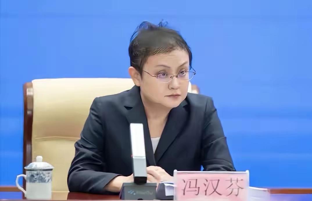 说出来你可能不信，抓了半辈子贪官的人，自己就是那个最大的贪官。海南省人社厅原