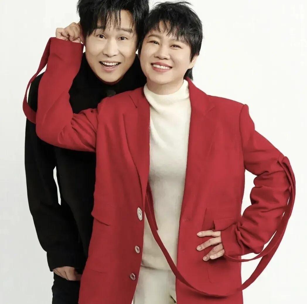 2009年，28岁的小沈阳在春晚一夜爆红，身价暴涨千倍。所有人都等着看笑话，觉得