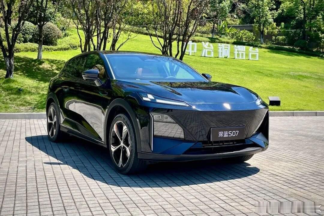 2026款深蓝S07全系标配华为乾崑智驾ADSSE系统，承袭乾崑智驾ADS4