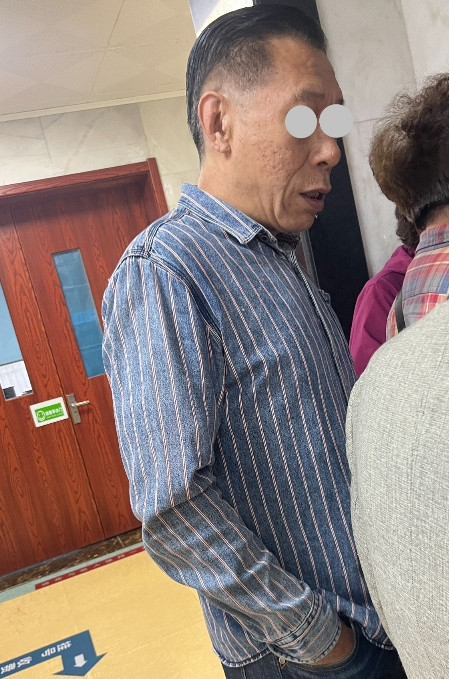 奇葩之人，恬不知耻5月11日早晨，在天津卫协医院挂号处发生一件令人不齿的“小事