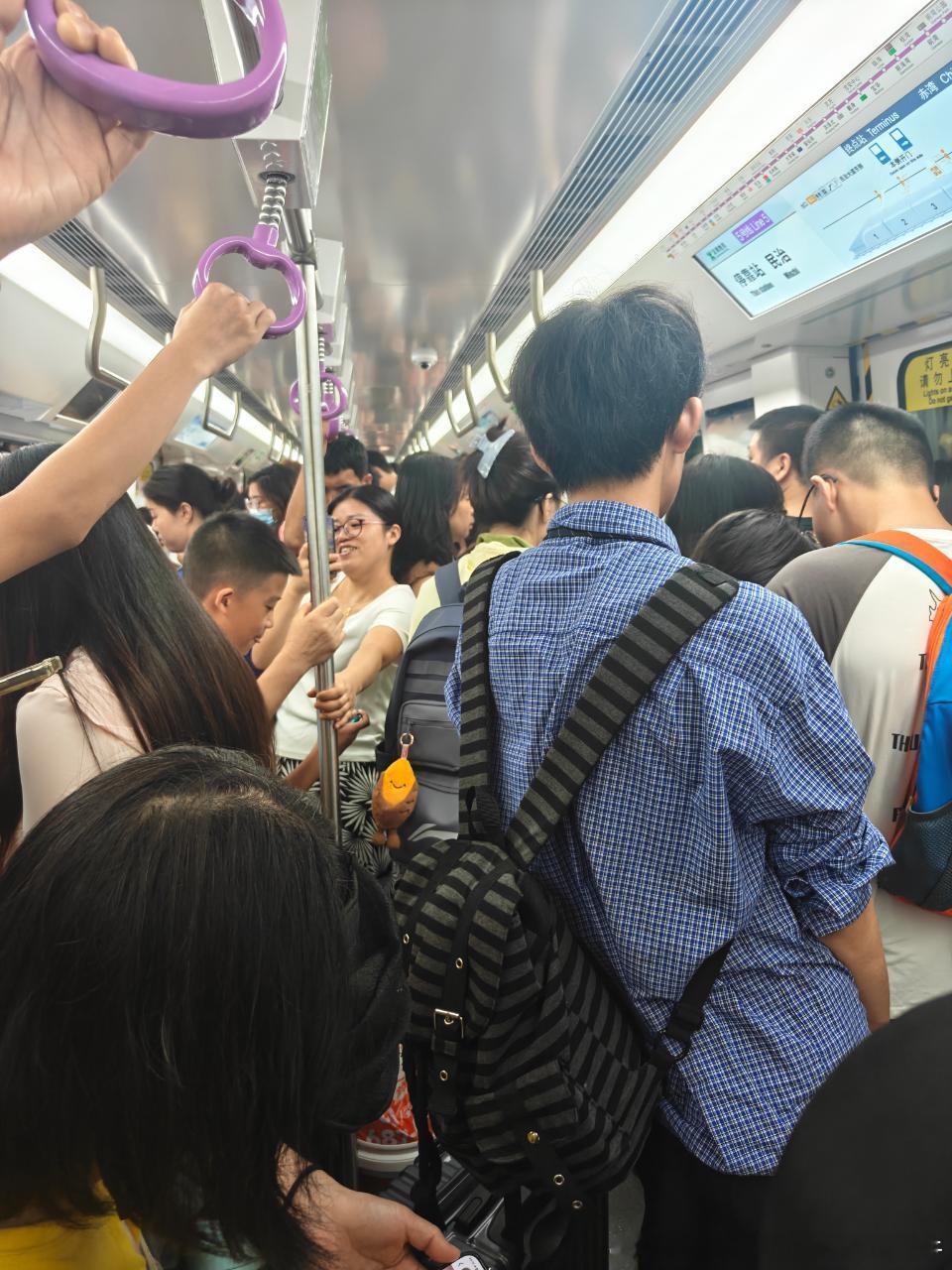【深圳地铁暑期美不美，周末深圳北】网友2026-07-11（周六），p1为0
