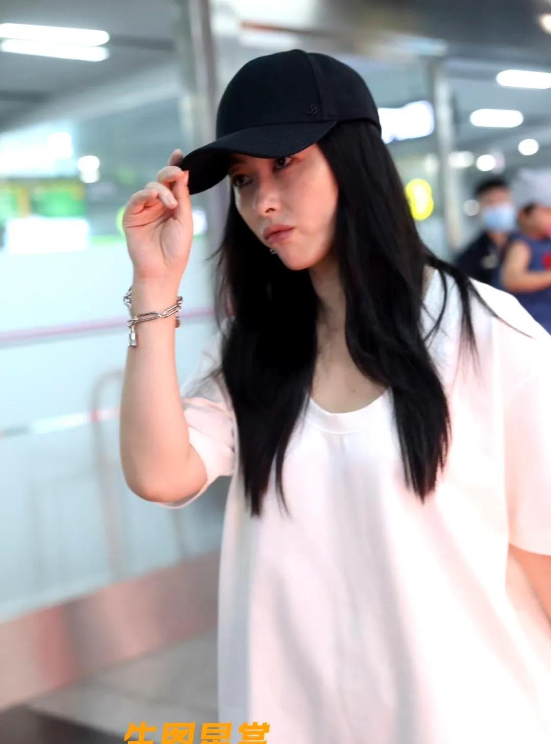 除了范冰冰，最想看她去戛纳走红毯，毕竟她那么美艳妩媚，性感妖娆，关键还高级感满满