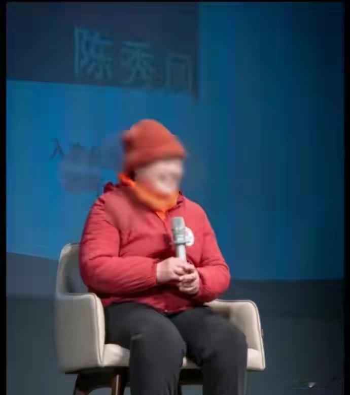 很傻很天真在名校门口卖鹅腿的"鹅腿阿姨"翻车了，被曝长期用鸭腿冒充鹅腿来售
