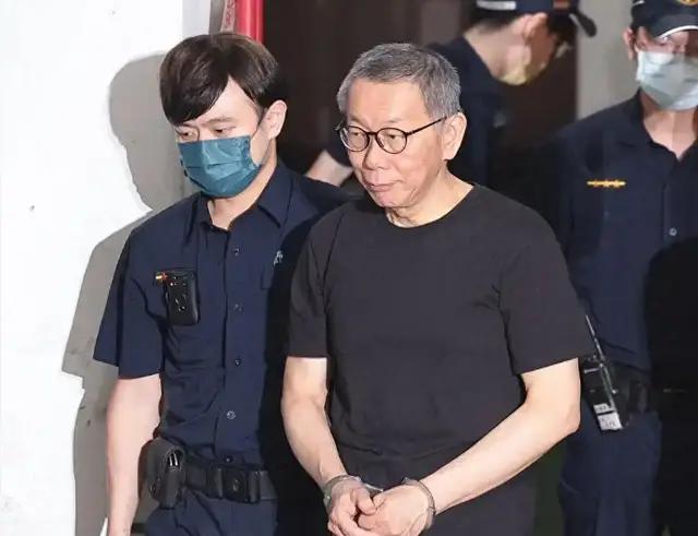 柯文哲被关满一年，对韩国瑜一句话超级有感。柯文哲被关满一年，在庭审现场表示，