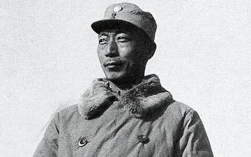 1976年，毛主席去世，当华国锋赶到中南海时，毛主席已无呼吸，情急之下，华国锋迅