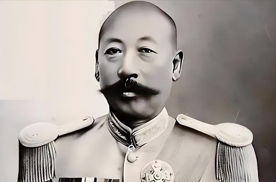 1912年，50岁的曹锟迎娶20岁的富家千金陈寒蕊。新婚夜，一番云雨过后，曹锟倒