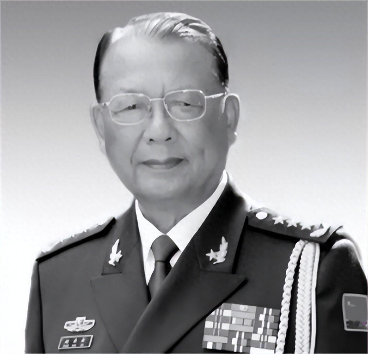 1987年，几位退休老干部联名举报，解放军高官赵南起与境外人员来往密切，疑似韩国