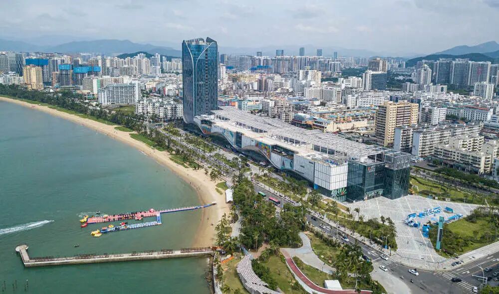 17家银行总行重仓海南