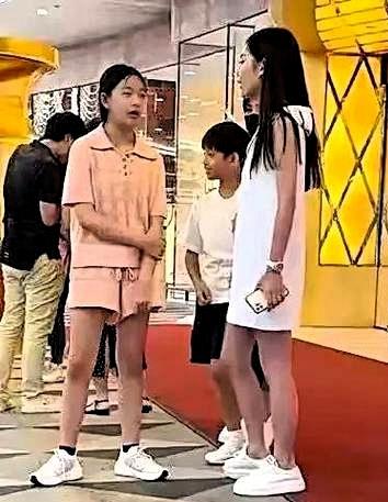 马筱梅，舆论漩涡里的选择马筱梅，她是谁，大家都在说，社交媒体上，褒贬不一，都在