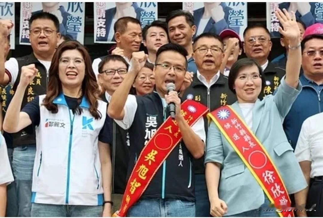 吴旭智今天登记，郑丽文、徐欣莹、杨文科共陪同，营造蓝营团结之势！此局应是国民党上