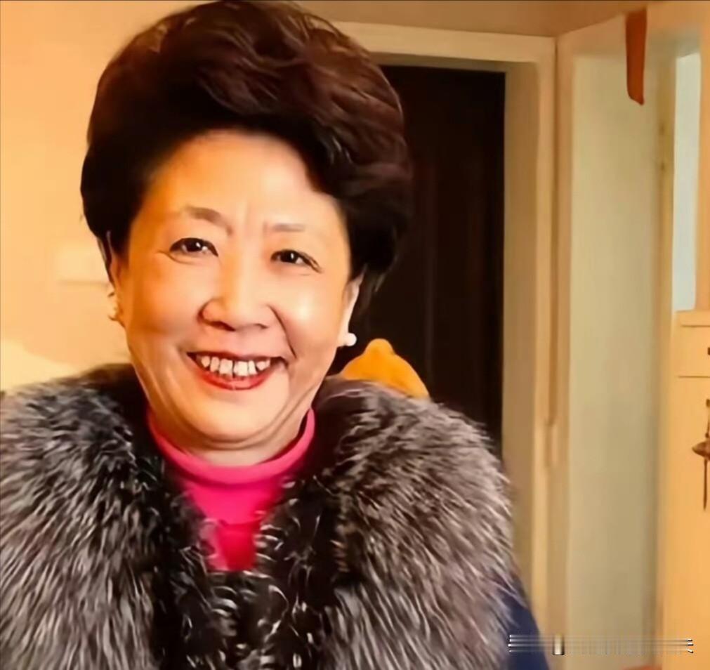 不是庞书令想惹麻烦，而是庞家被逼到了墙角。当年庞家把137件珍贵家藏捐给国家，