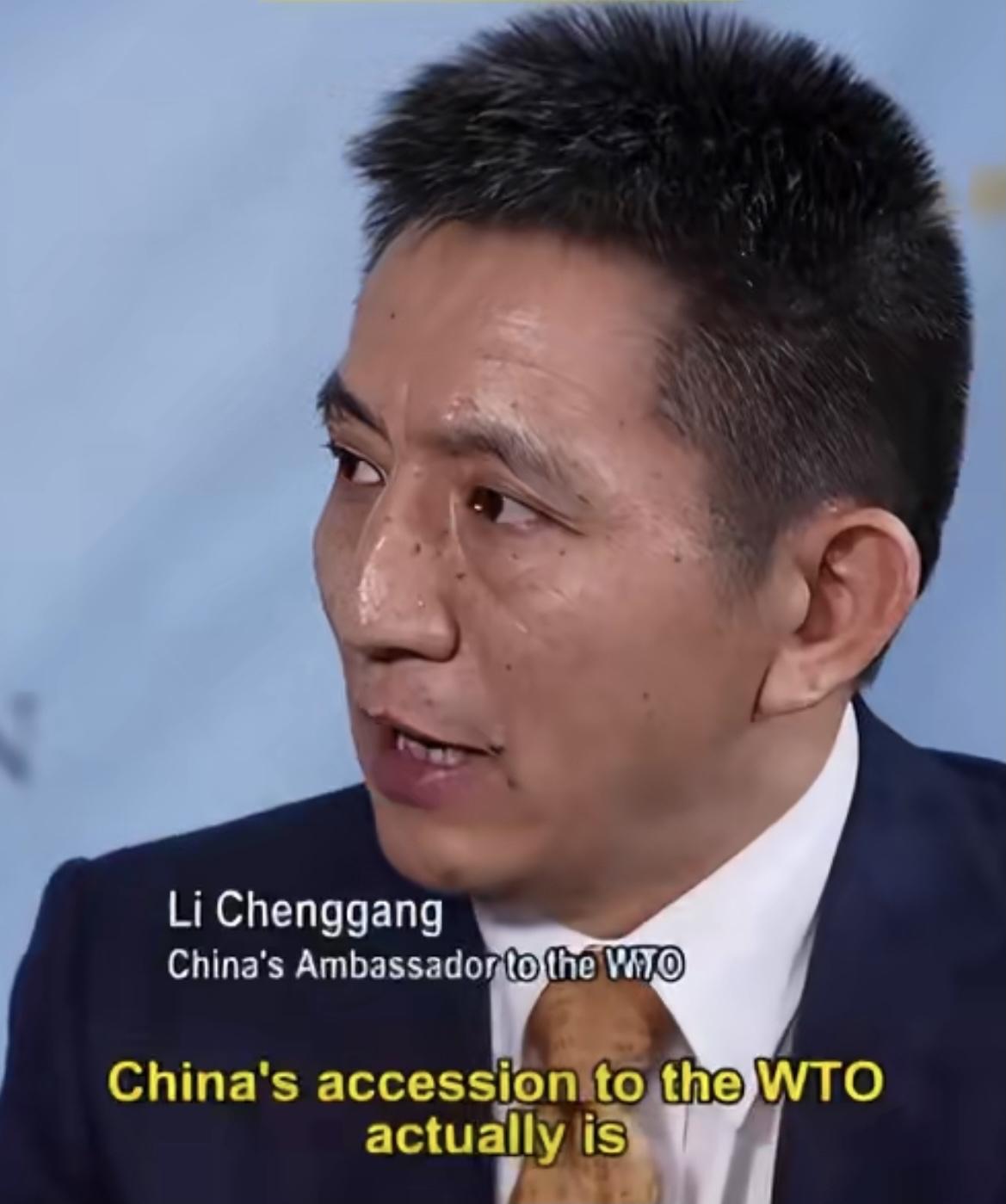 李成钢这英文说得太溜了！不查不知道一查吓一跳，特地查了一下：李成钢，1967