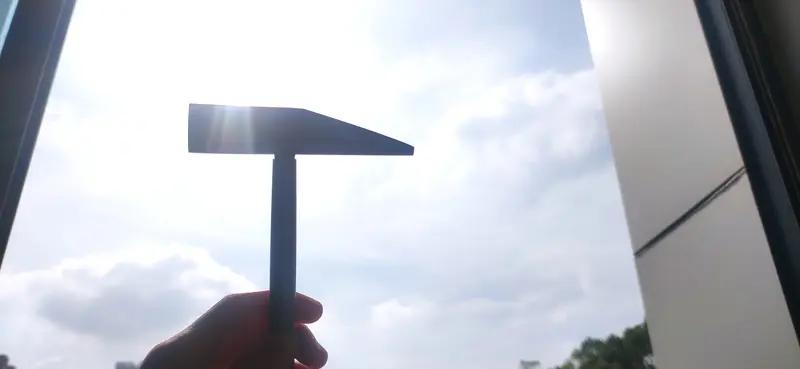 我们车昨天在小区被人蹭了，也报警了，交警让我们去调监控，也掉到了，是一个80岁的