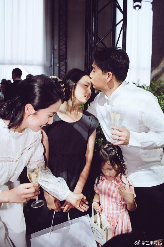 黄磊12岁二女儿身高真的觉得黄磊孙莉很会养女儿，每次看到多多和多妹，都觉得好美好