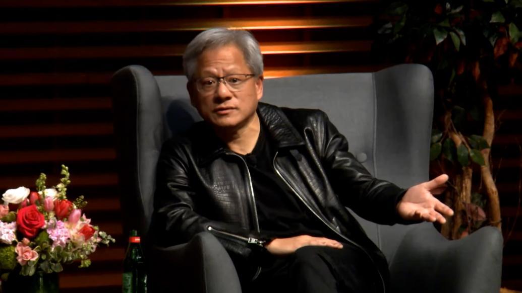 黄仁勋很无奈的成为了美国的“叛国贼”：在接受参访时主持人暗示英伟达向中国出售芯片