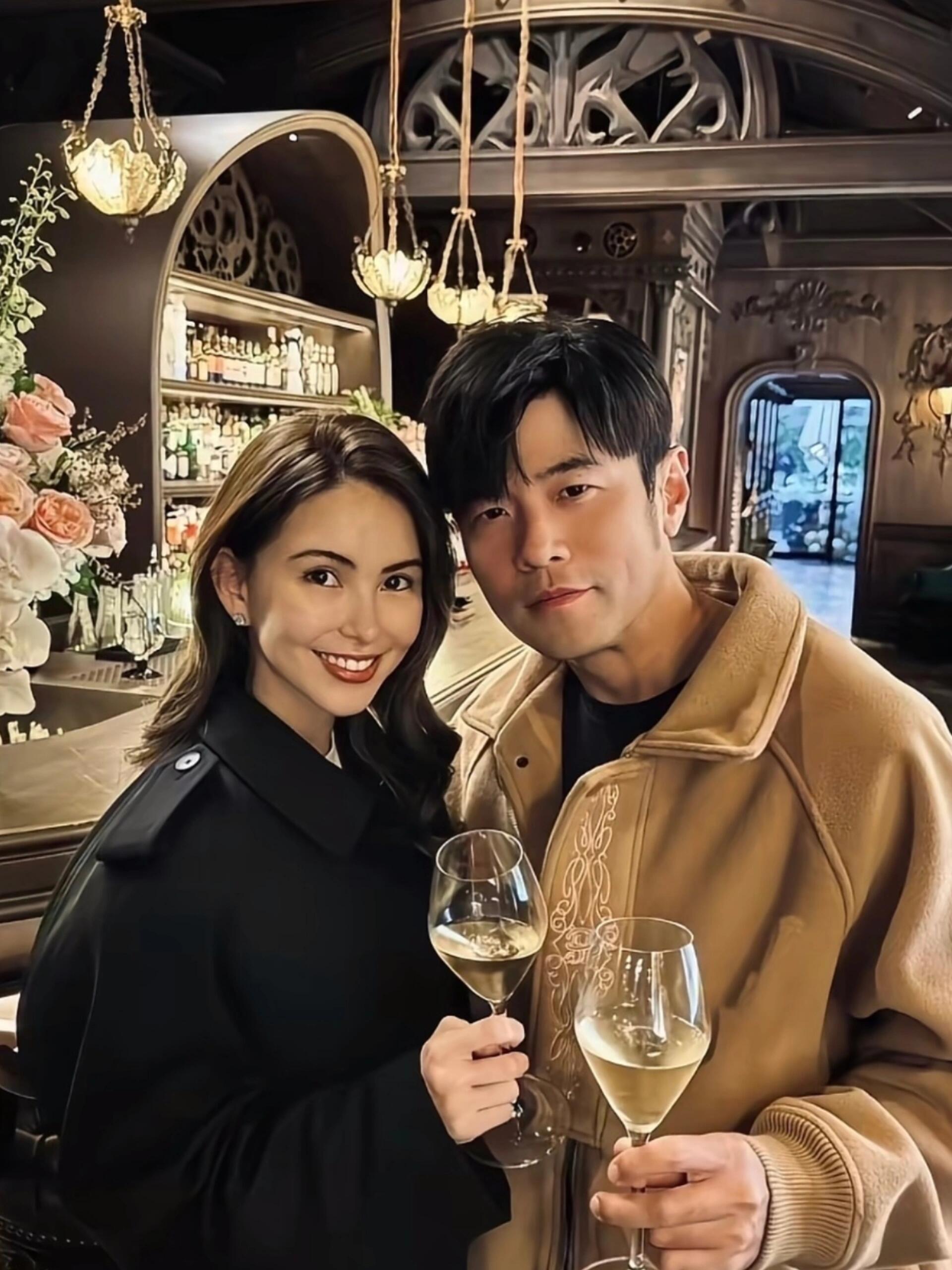 早结婚真的是女明星的冻龄密码，昆凌30岁生了三娃，状态依旧少女。