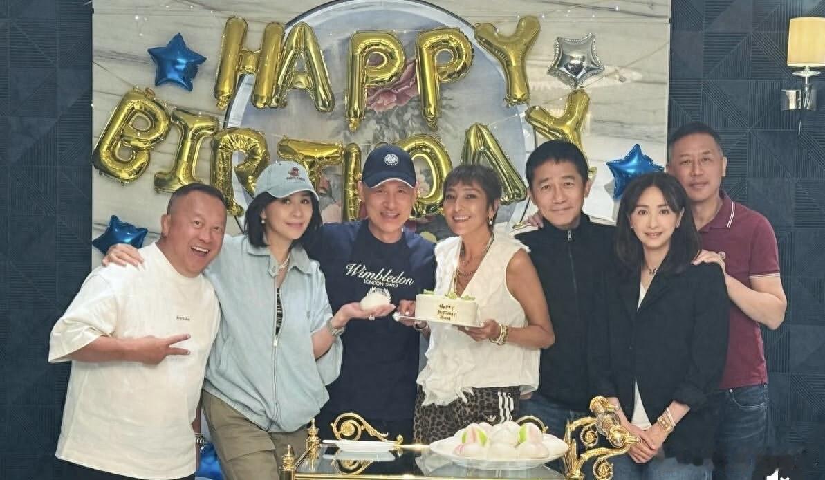 上山诗钠，62岁退圈女星（表弟张智霖，亲舅舅曹查理）举办寿宴，吴启华携18岁女儿