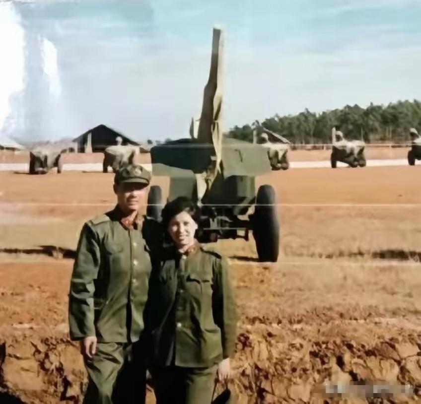 王镇疆是27军老军长王毅的独子，毕业于石家庄高级炮兵学院，在老山轮战期间担任北京