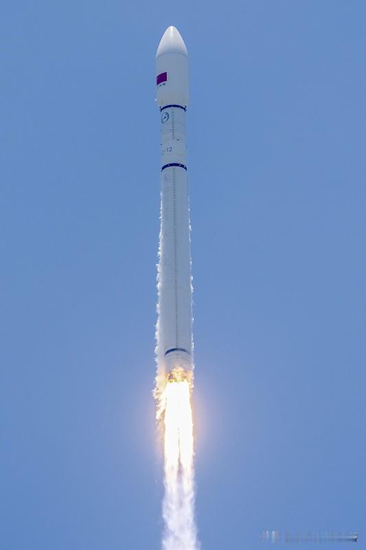 低轨组网主力登场！长征十二号凭什么扛起海量卫星发射重任全球低轨卫星星座建设