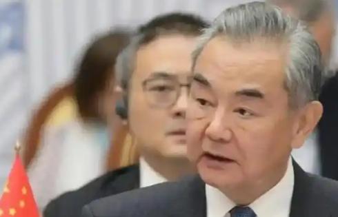 日媒慌了！中国为何开始调整对高市早苗政府的态度？两个细节暴露真正变化，日本这次终