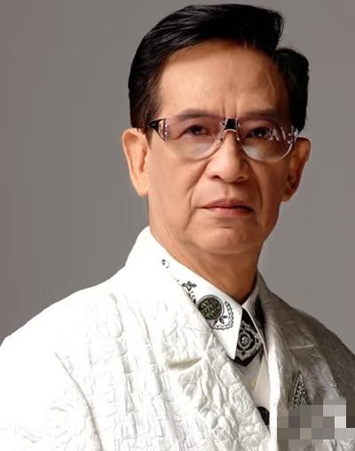 89岁的香港演员江图去世了，一辈子未婚无儿无女，打拼60年攒下千万身家，却被