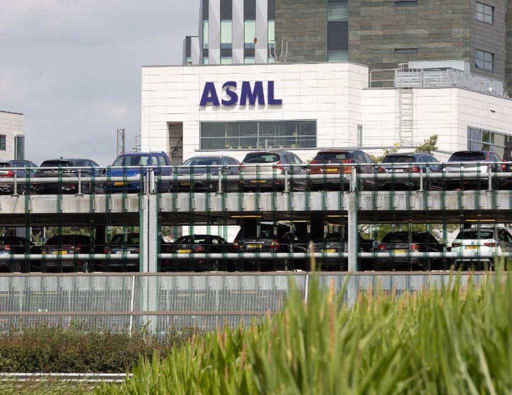 白宫再不停手就晚了！韬定律直击EUV命门，荷兰媒体警告：ASML垄断正被中国拆解