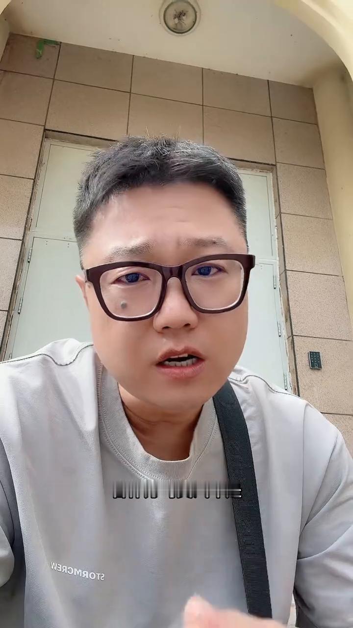 8月23日，某会发声明，说承接数千万救护车项目的均奕汽车，是上汽大通官方授权的正