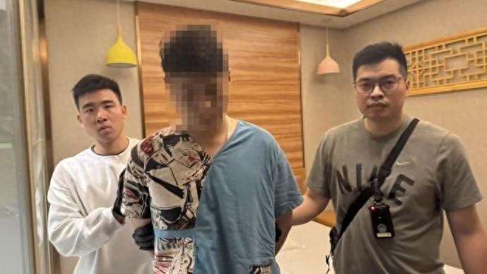 “防不胜防！”2025年6月，上海，一女子发现自己银行卡内的17万元不翼而飞，调