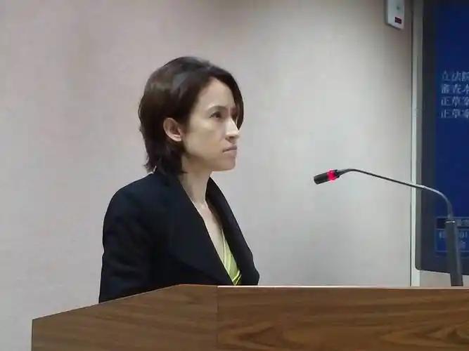 “台独顽固分子萧美琴发表声明，9月12日，正在窜访意大利的萧美琴说到：“历经2