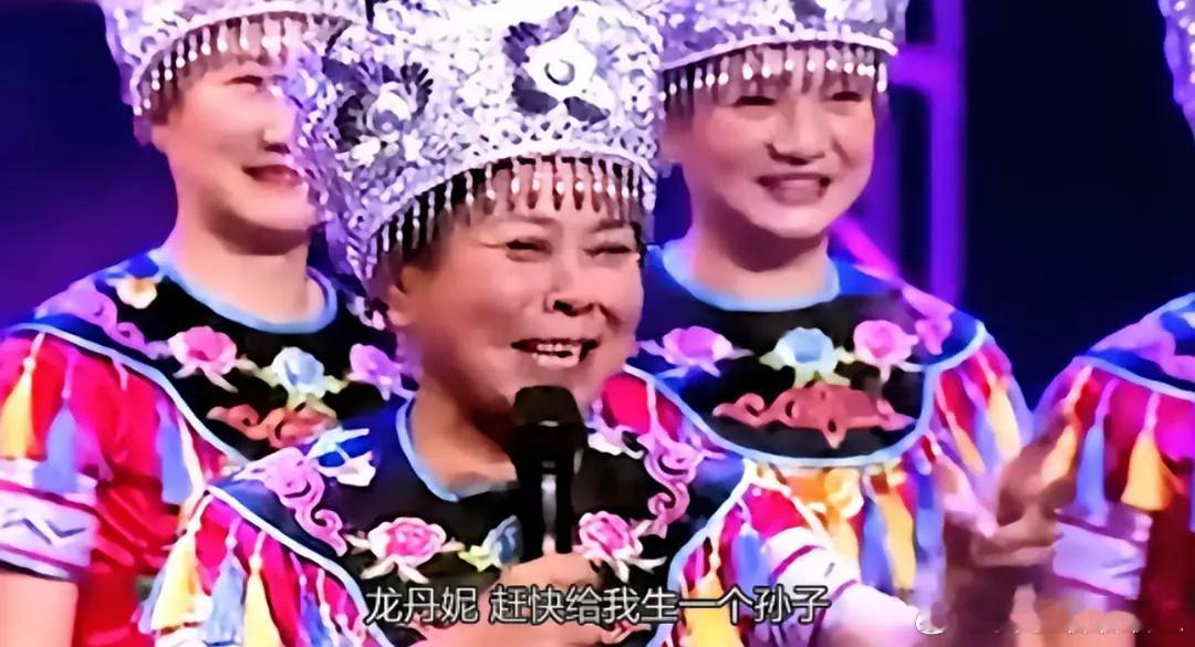 龙丹妮李维嘉完全不记得有这段啊​​​