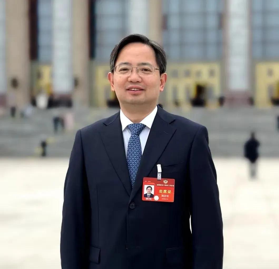 2025全球前2%顶尖科学家榜单，清华国内第一斯坦福大学与爱思唯尔联合发布的2