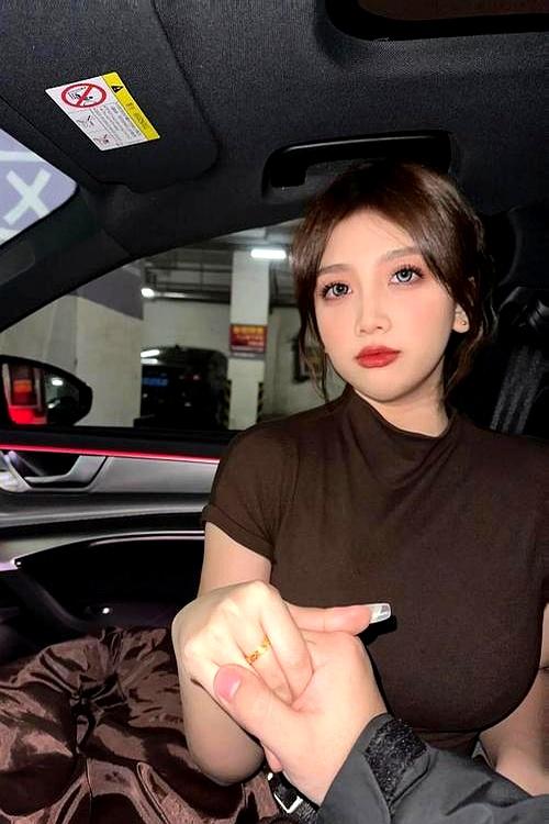 如果马斯克真来中国重新找对象，估计真得有人排着队往前冲，别说八万，十万都不一定打