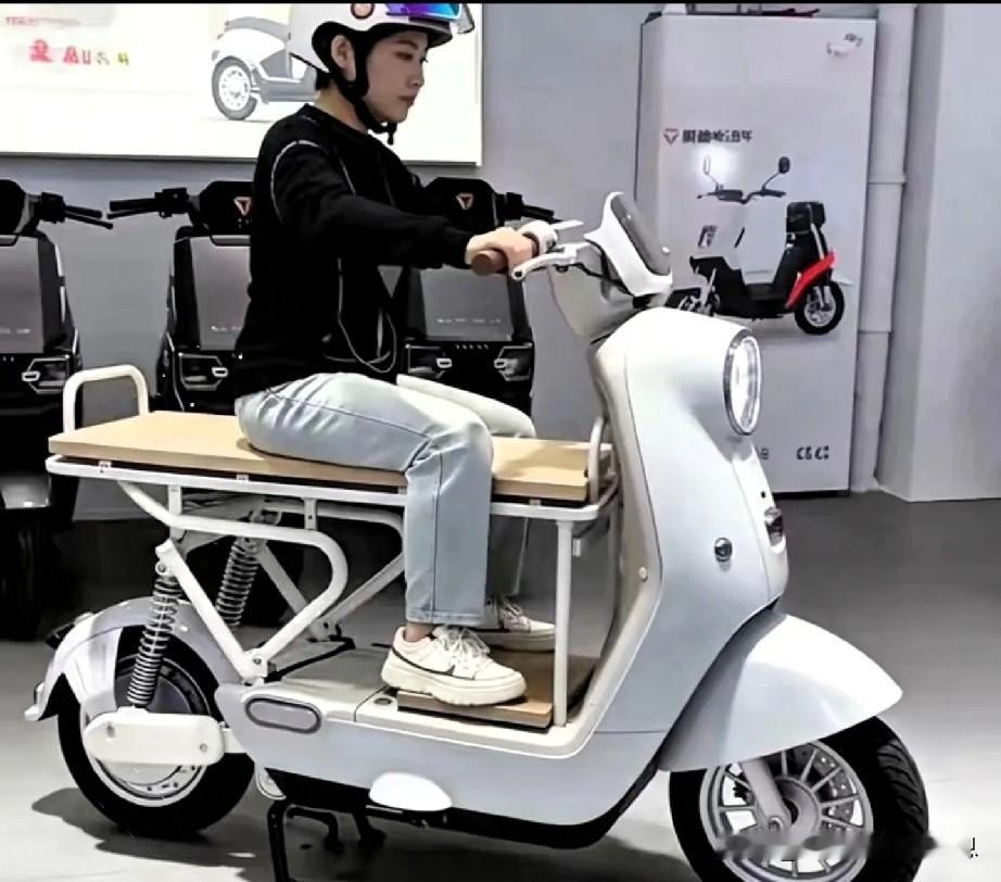 为什么新国标发布后，很多网友按捺不住自己改装的心呢？因为带娃上学没有地