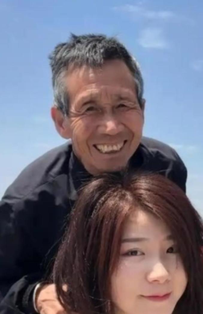 1997年，河南一个50岁光棍汉，捡回1名女婴。不料，省吃俭用供她念书，她竟怒问