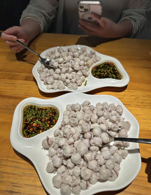 第一次在餐厅吃到一盘嘴