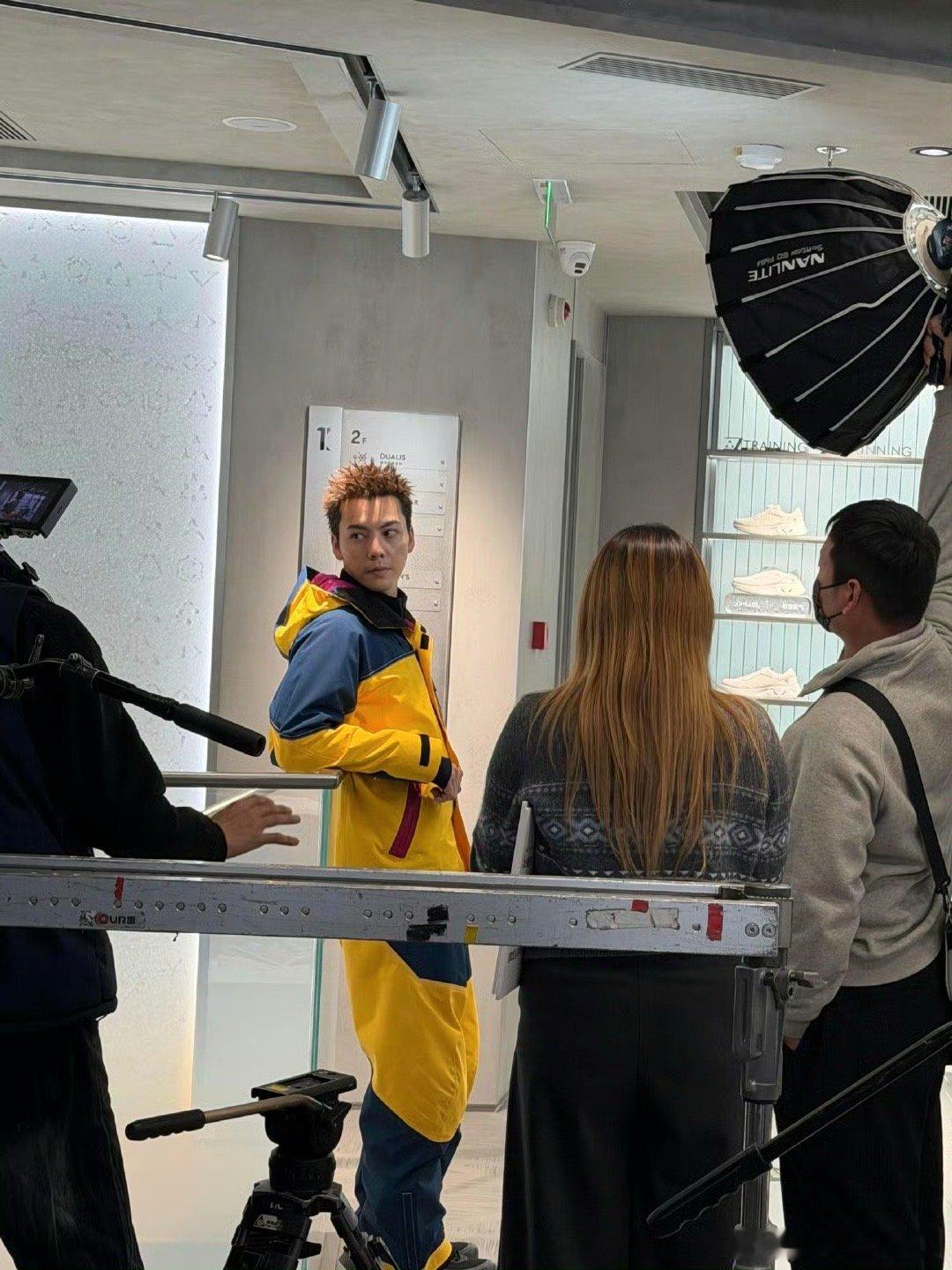 陈伟霆满40减20被陈伟霆的生图帅到了，满40减20的状态不是噱头，和十年前没