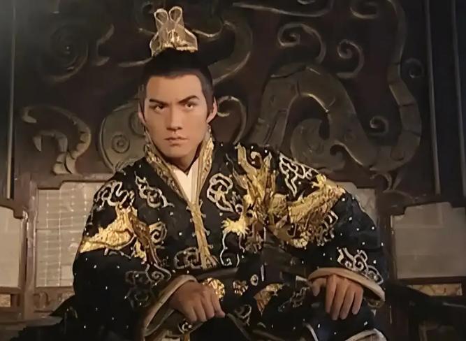 626年，李建成被李世民干掉一个月，旧部第一个翻脸的，就是燕王罗艺。罗艺不服李世