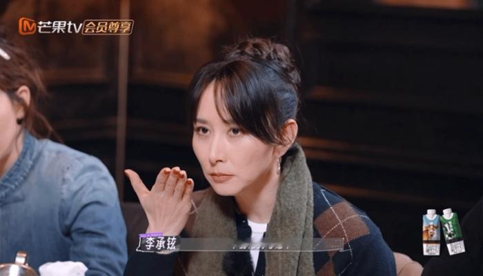 胡静一家吃饭各吃各的没啥问题，各位各的口味嘛​​​
