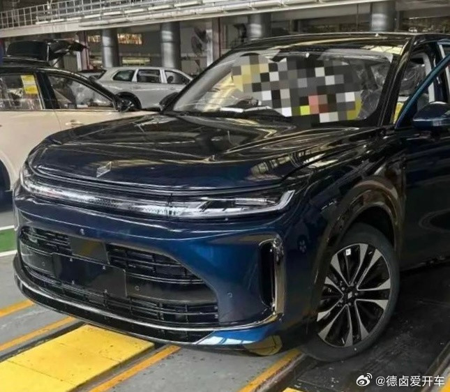 宝骏华境S产品细节越来越多了，车头设计、内饰风格、后备箱等，我觉得突出一个字，那