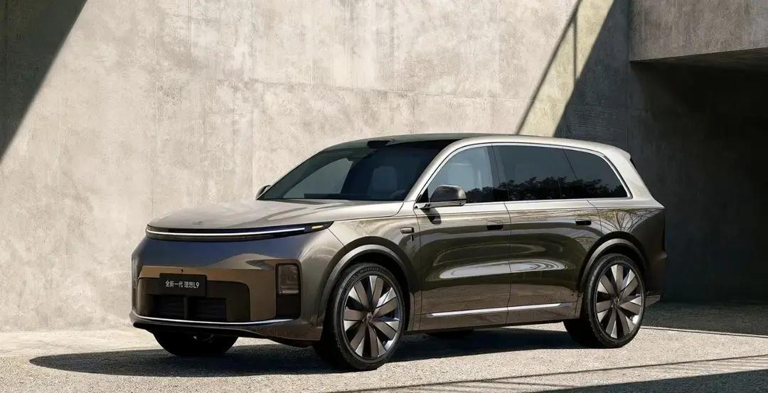 理想这步棋，说实话我有点看不懂了，顶配L9直接干到55.98万说是6...