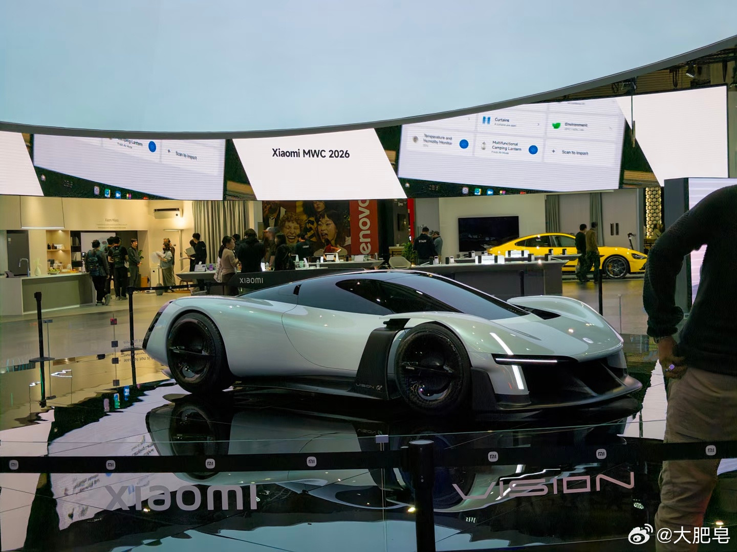 小米VisionGT小米超跑visionGT实车太帅了吧，这要是能拥有一辆，我