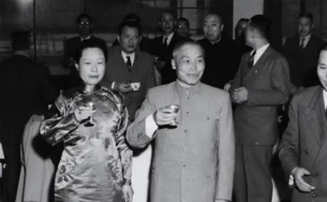 1965年，曾经的桂系将领李宗仁终于回到了祖国，回来后毛主席接见了他，期间毛主席
