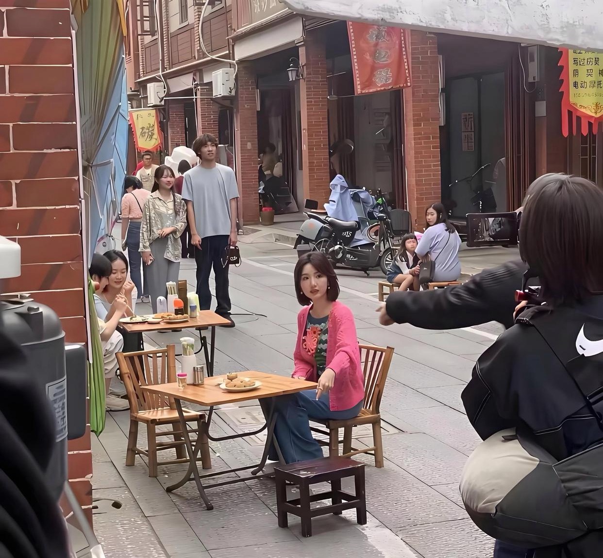 真实的毛晓彤长这样！果然明星还是得看生图啊！