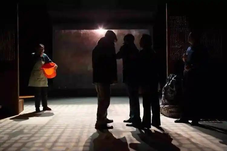 吉林长春，30岁无业男子因嫉妒母亲对表哥的关照，竟提前备好毒物注入眼药水瓶，借母