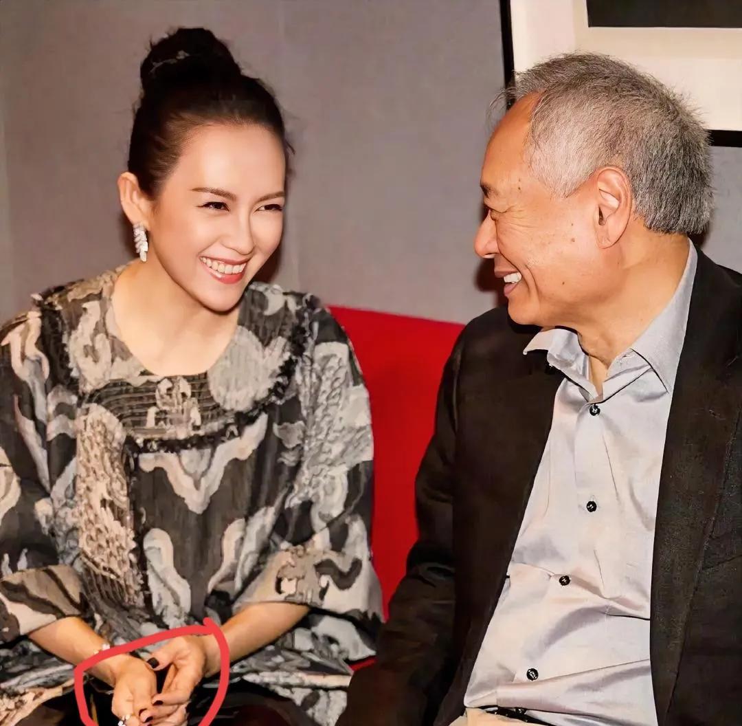 为什么李安的一个拥抱让章子怡耿耿于怀了这么多年？经过深挖，原来还有这么一层不为