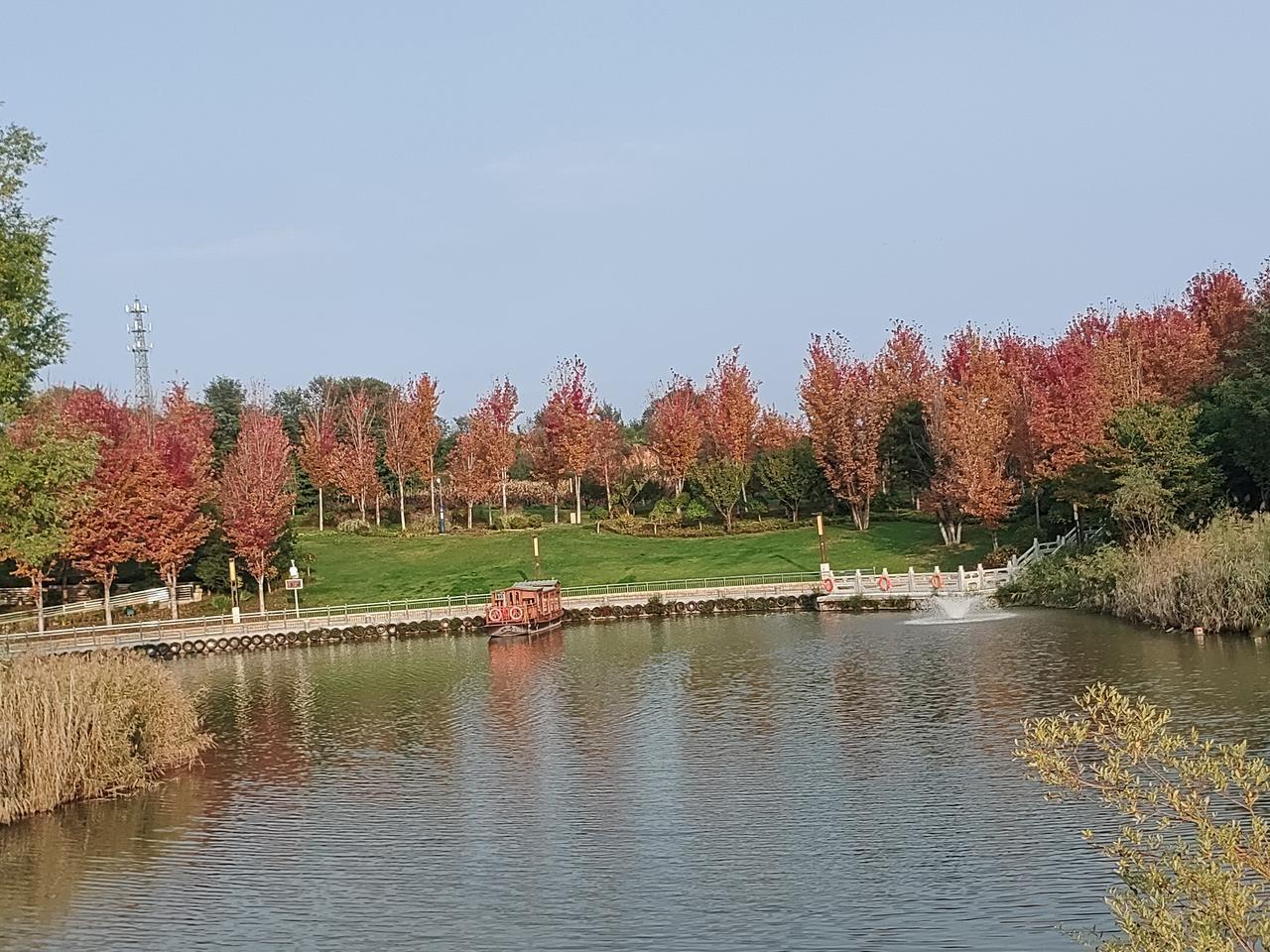 坐落于长治市区北边的浊漳国家湿地公园深秋的景色是最美的！它是山西省乃至华北地区