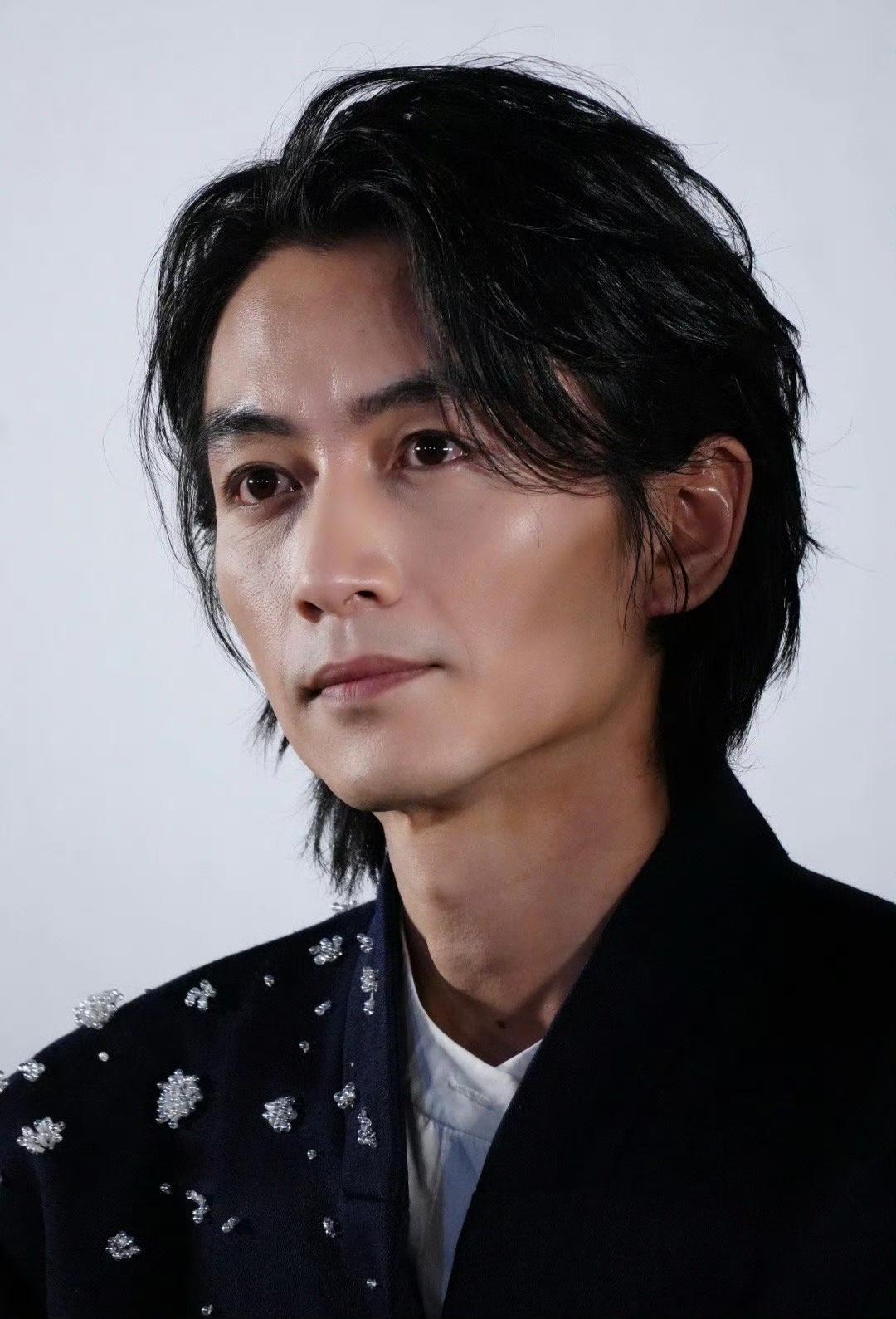 当真是男人比女人了解男人给我爸看了下面这张陈晓的照片没想到给出了这样的结论